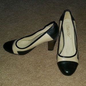 Sexy black and tan pumps